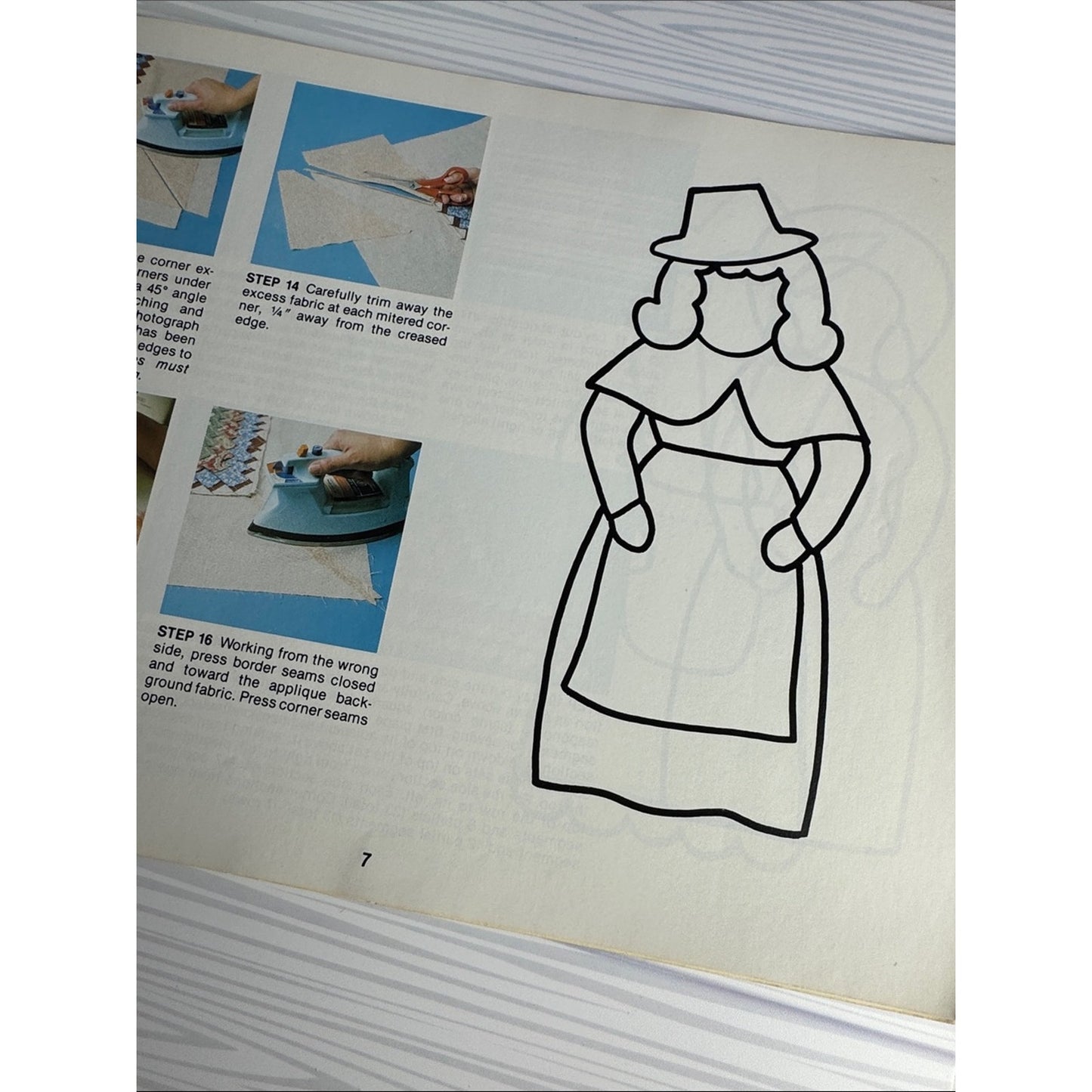 Vintage A Trip Round The World Quilt Pattern Booklet GP472 Sandra Sigal 1983 - Lane Creatives