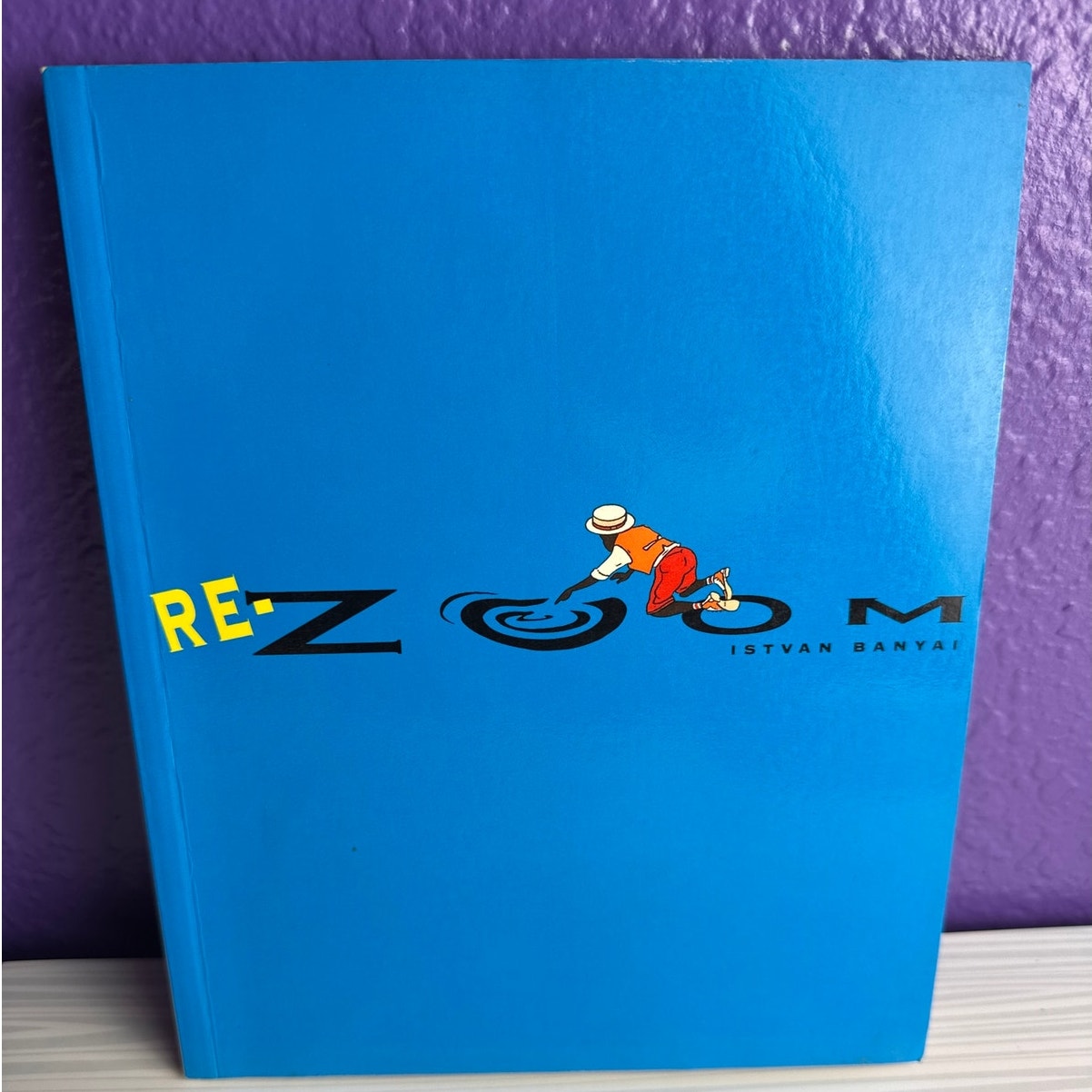 Re-Zoom Istvan Banyai Wordless Picture Book Vintage 1998 Paperback Zoom Sequel - Lane Creatives